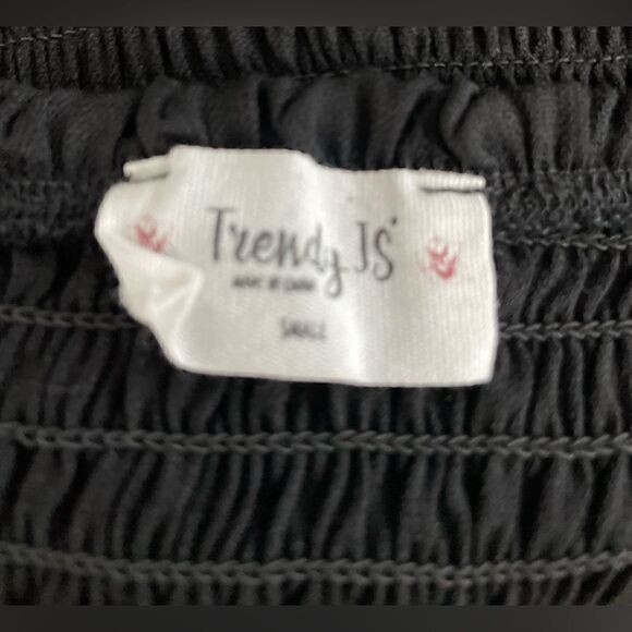 Trendy J’s Black On Off Shoulder Lace Up Front Pheasant Crop Top EPC - Picture 3 of 6